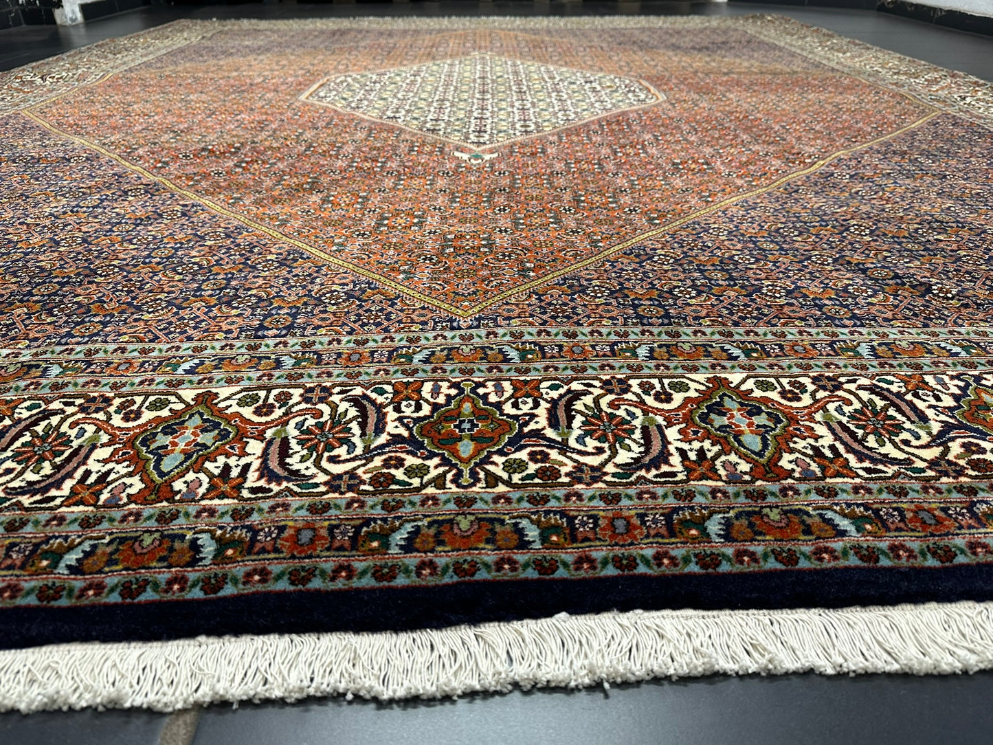 Orientteppich handgeknüpft 397x308 cm Bidjar Korkwolle