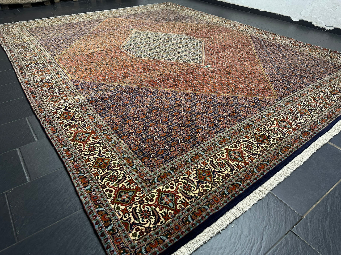 Orientteppich handgeknüpft 397x308 cm Bidjar Korkwolle
