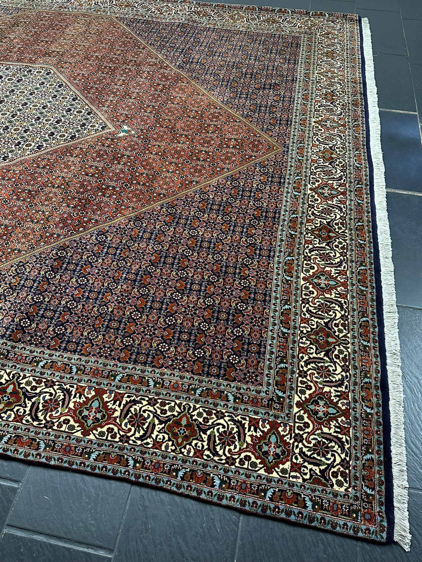 Orientteppich handgeknüpft 397x308 cm Bidjar Korkwolle