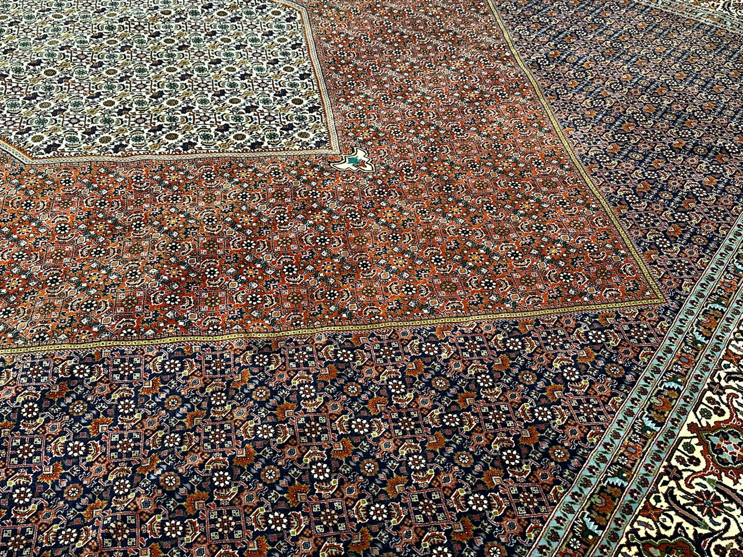 Orientteppich handgeknüpft 397x308 cm Bidjar Korkwolle