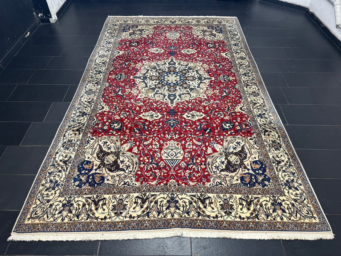 Orientteppich handgeknüpft Nain mit Seide 355x225 cm