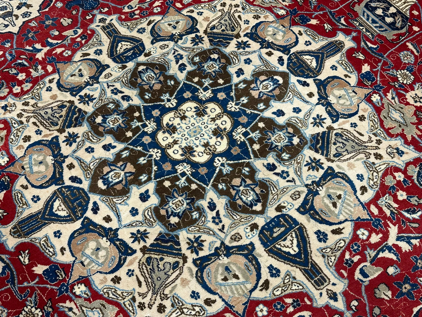 Orientteppich handgeknüpft Nain mit Seide 355x225 cm