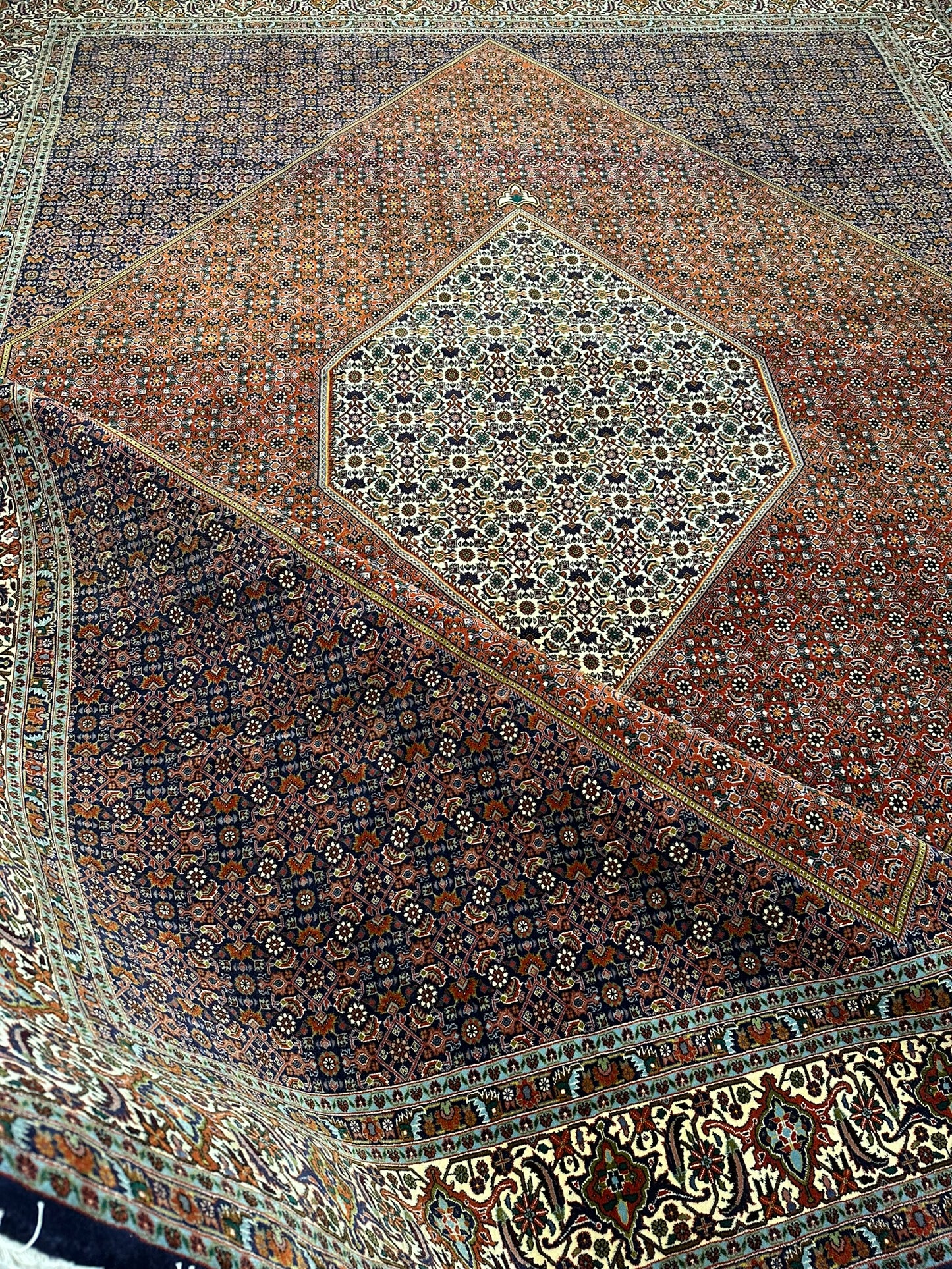 Orientteppich handgeknüpft 397x308 cm Bidjar Korkwolle