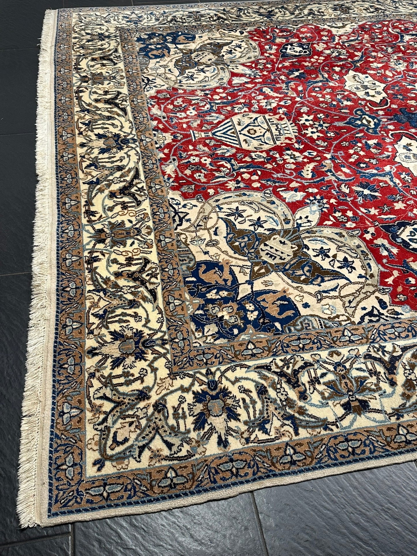 Orientteppich handgeknüpft Nain mit Seide 355x225 cm