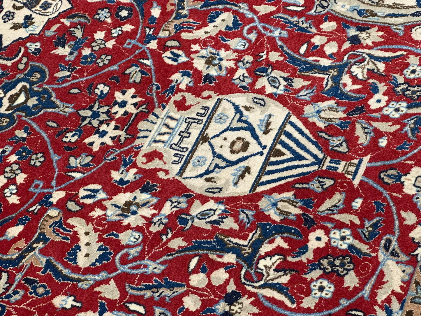 Orientteppich handgeknüpft Nain mit Seide 355x225 cm