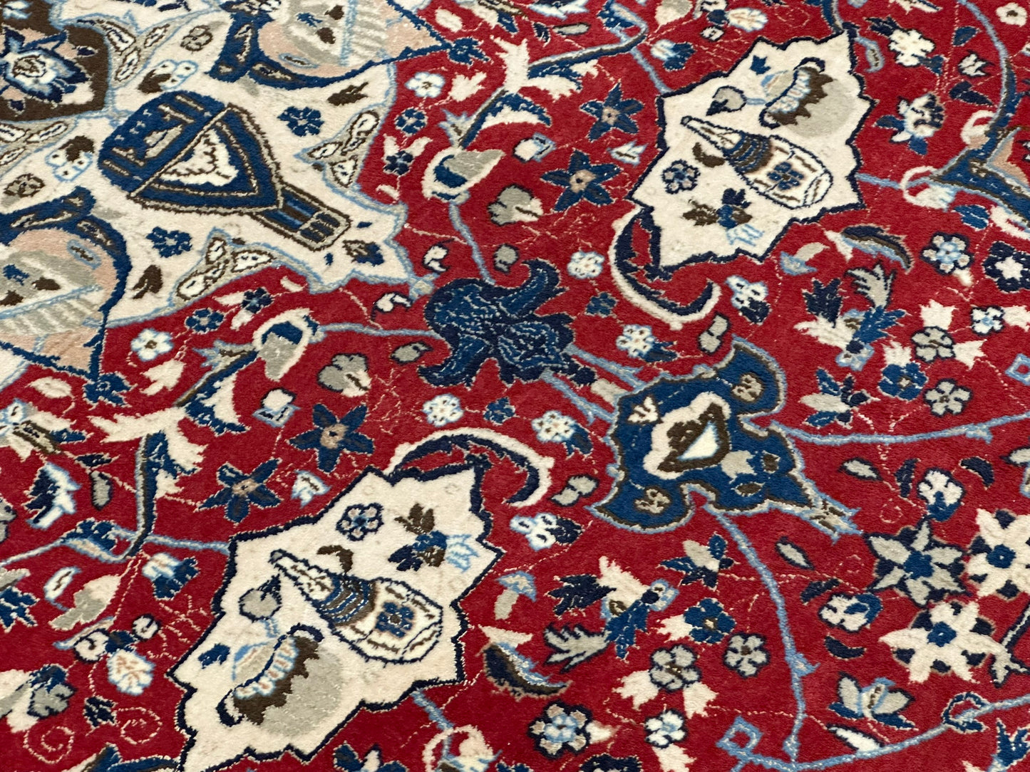 Orientteppich handgeknüpft Nain mit Seide 355x225 cm