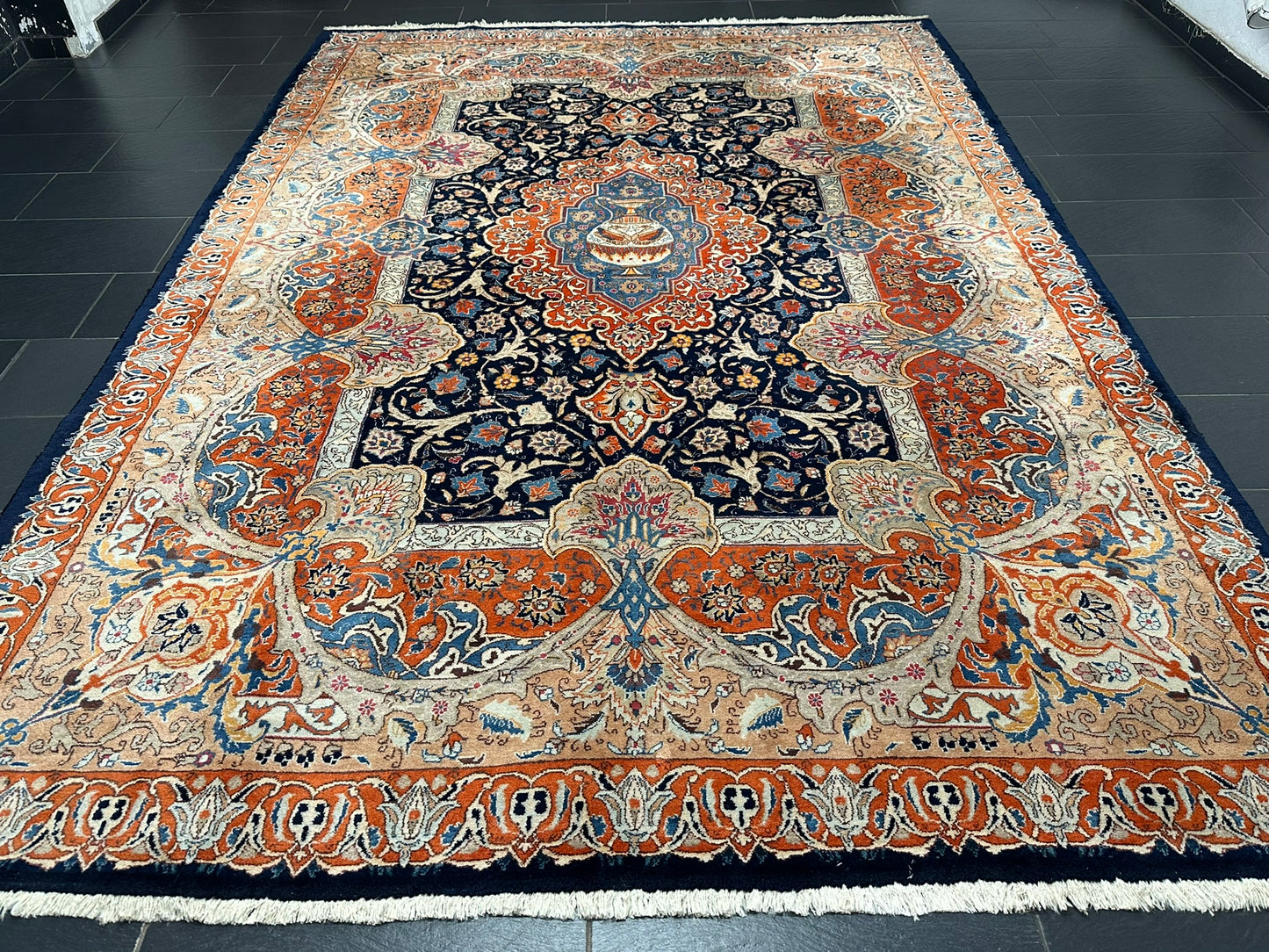 Orientteppich handgeknüpft 357x247 cm Kashmar Vasenmuster