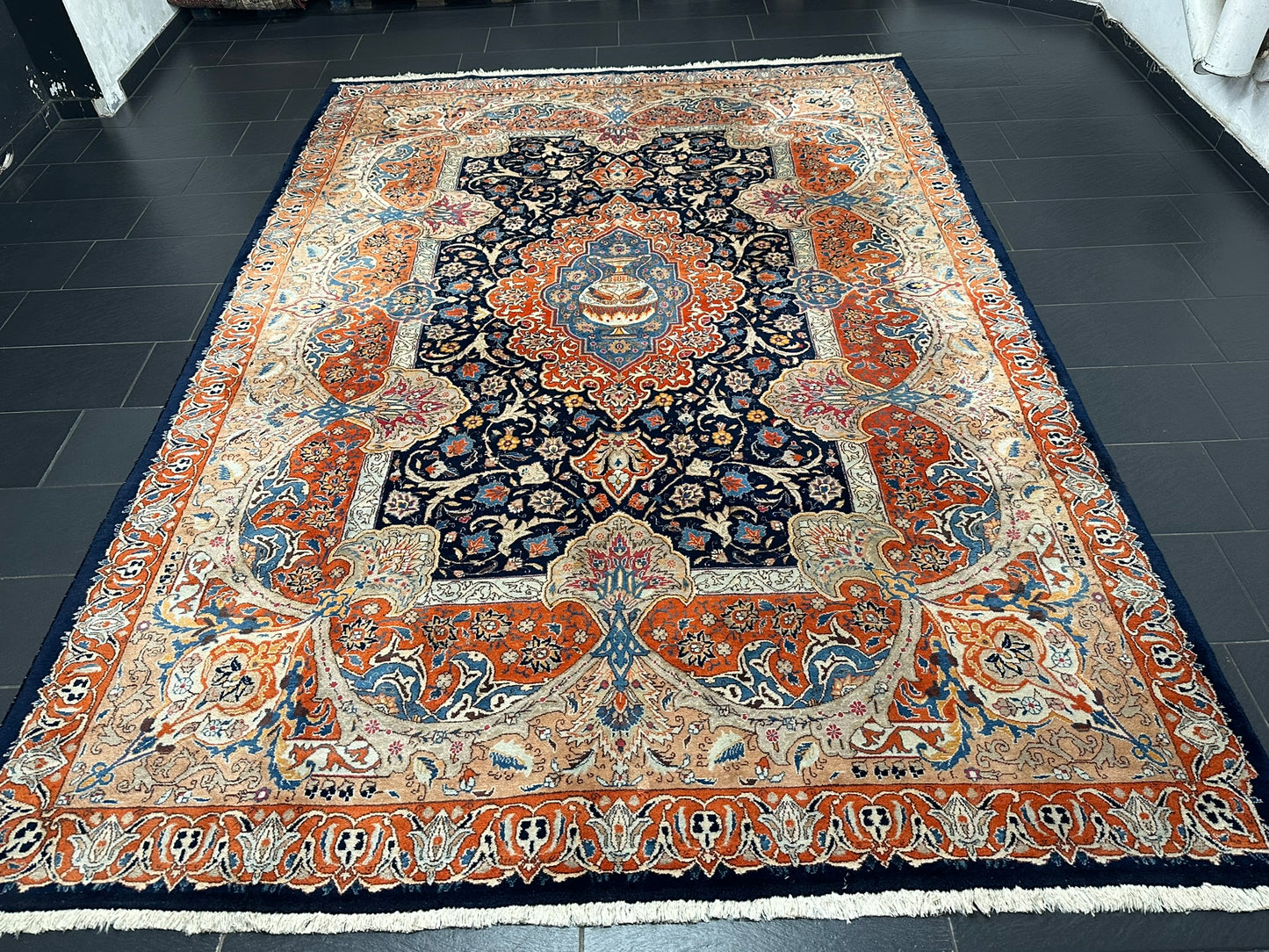 Orientteppich handgeknüpft 357x247 cm Kashmar Vasenmuster