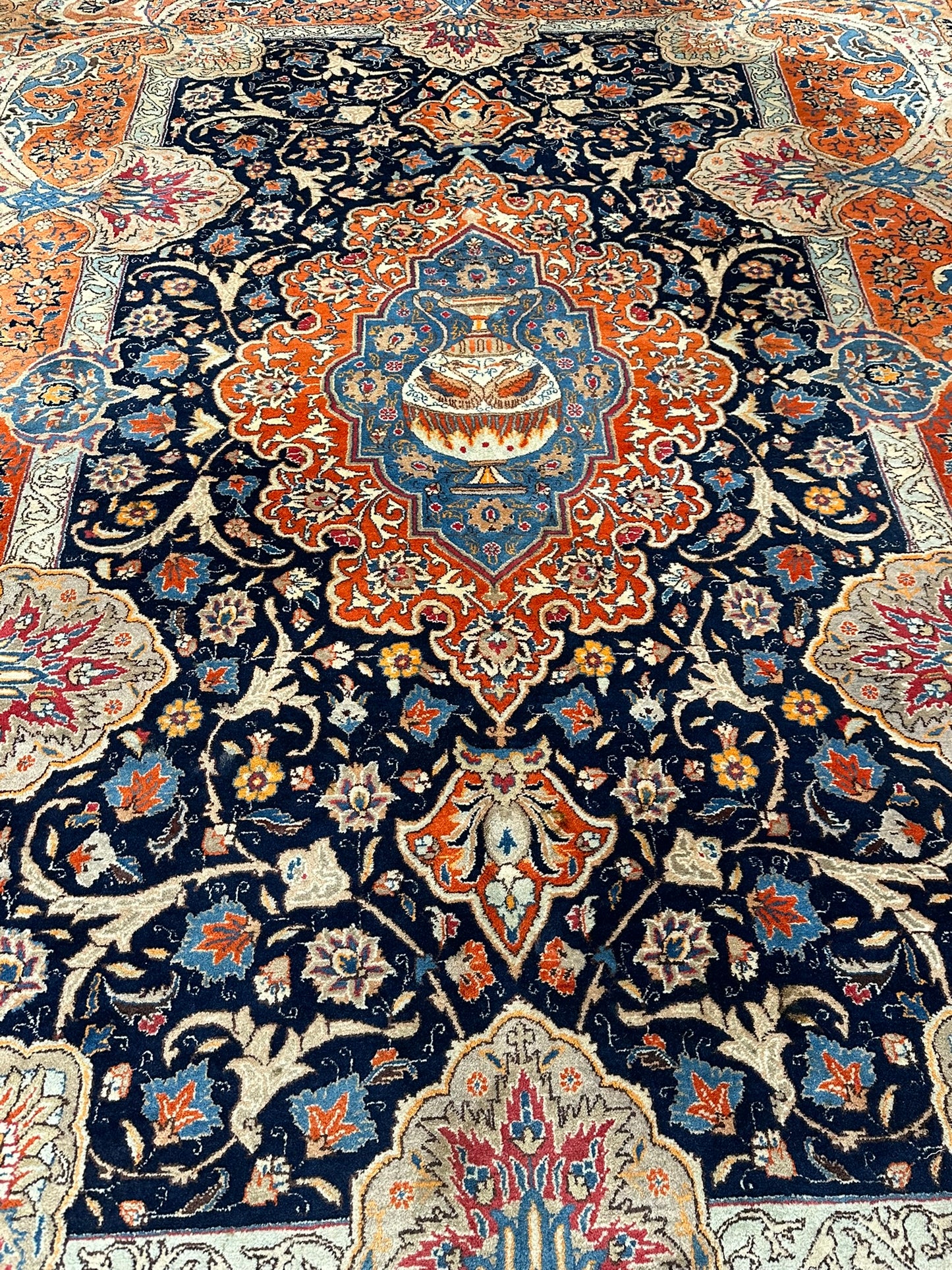 Orientteppich handgeknüpft 357x247 cm Kashmar Vasenmuster