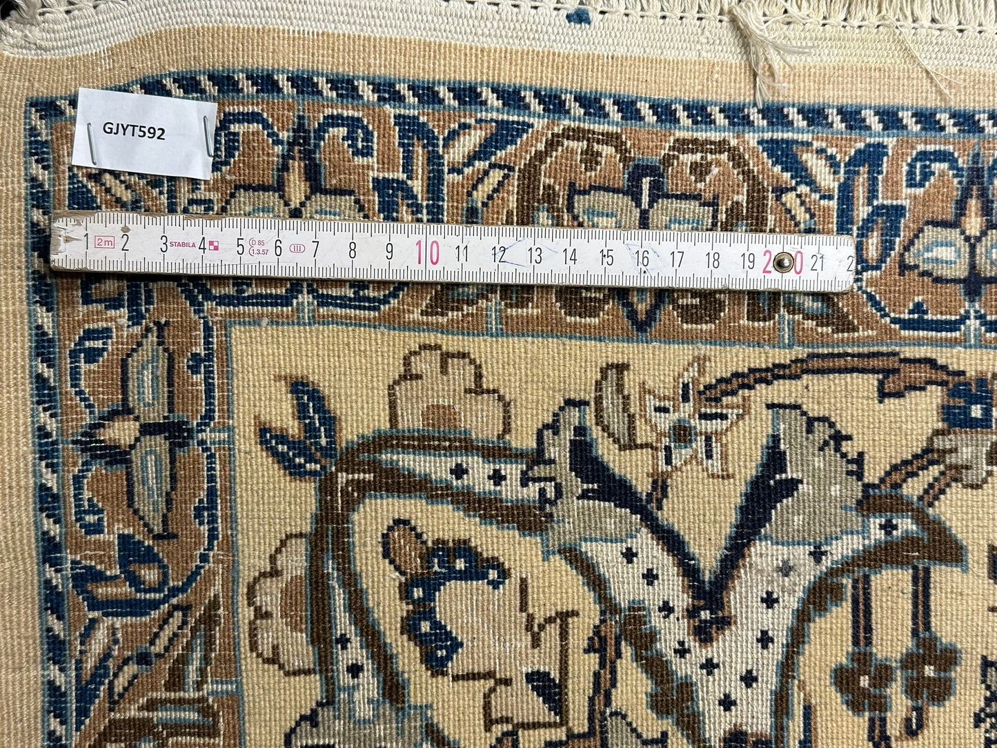 Orientteppich handgeknüpft Nain mit Seide 355x225 cm