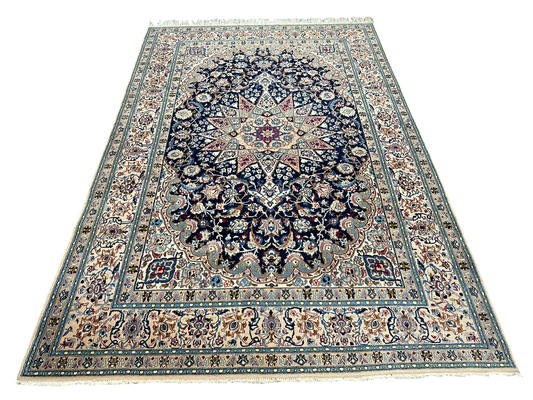 Orientteppich handgeknüpft Nain mit Seide 305x210 cm