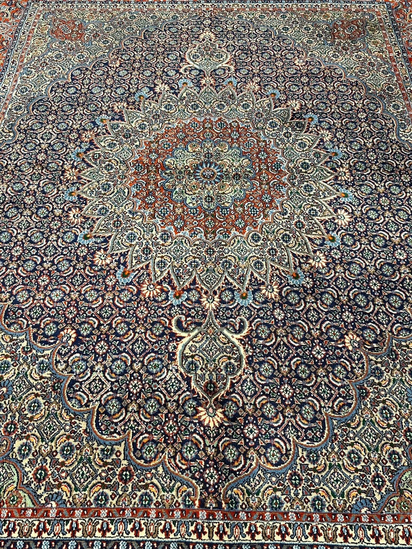 Orientteppich handgeknüpft Moud Medaillon 265x200 cm