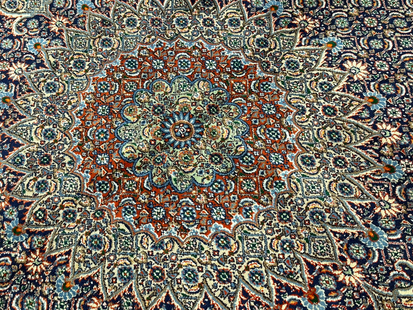 Orientteppich handgeknüpft Moud Medaillon 265x200 cm