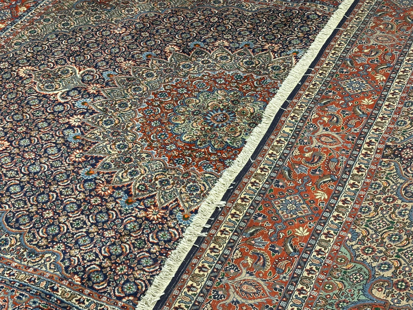 Orientteppich handgeknüpft Moud Medaillon 265x200 cm