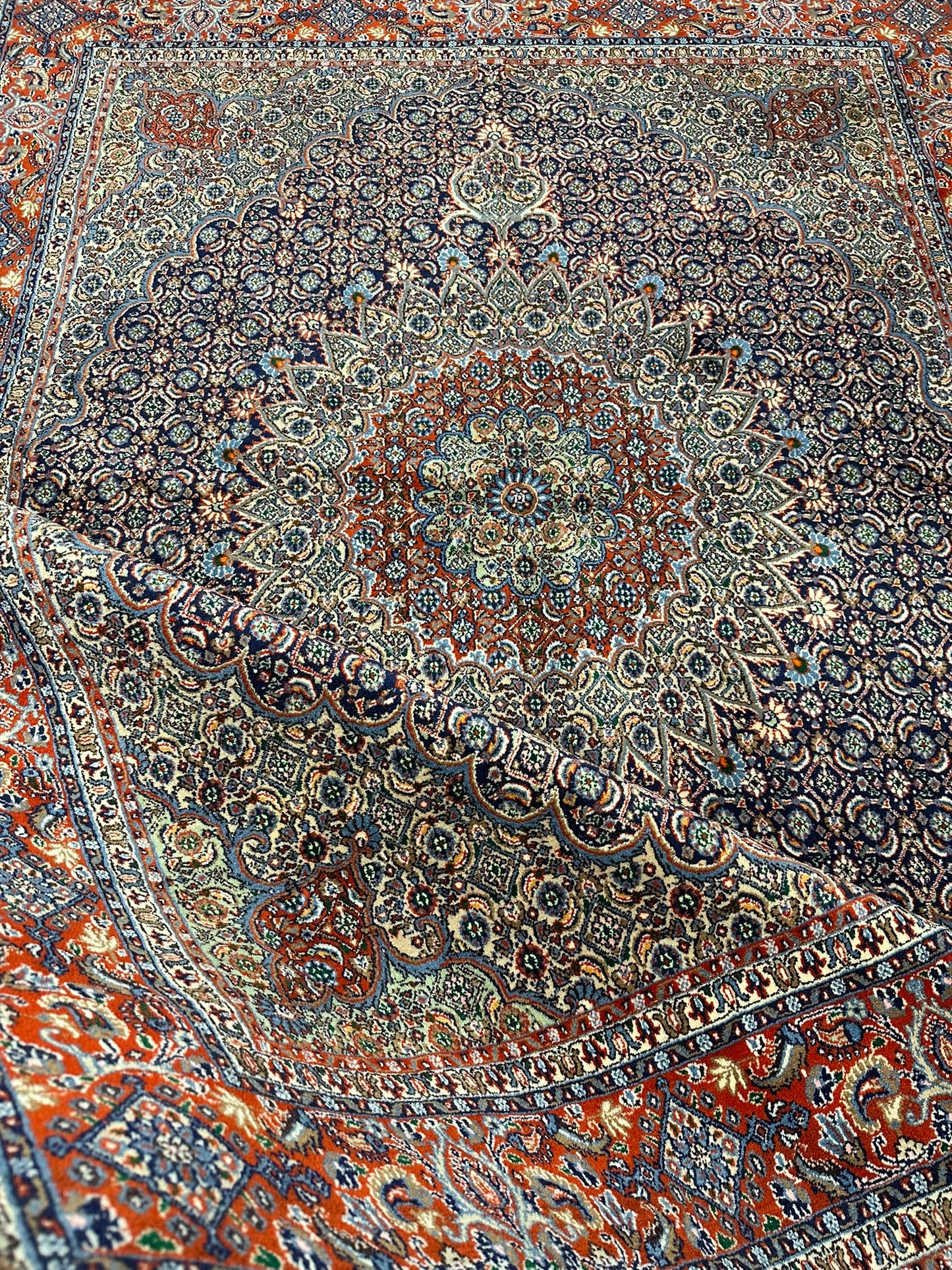 Orientteppich handgeknüpft Moud Medaillon 265x200 cm