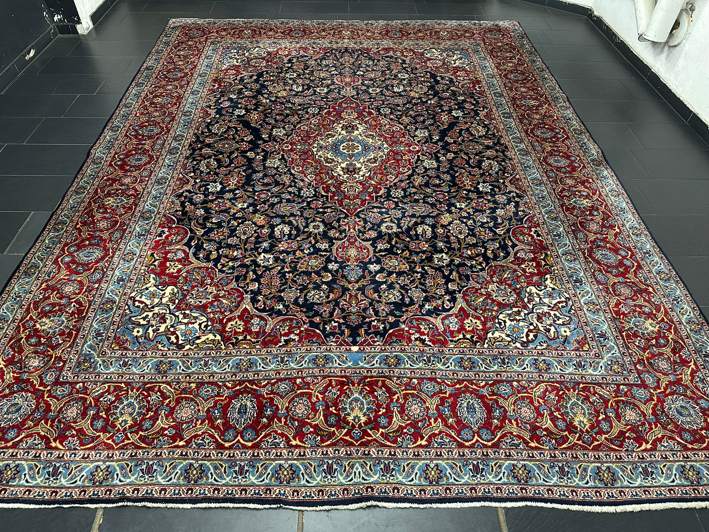Orientteppich handgeknüpft Keschan Medaillon 400x300 cm