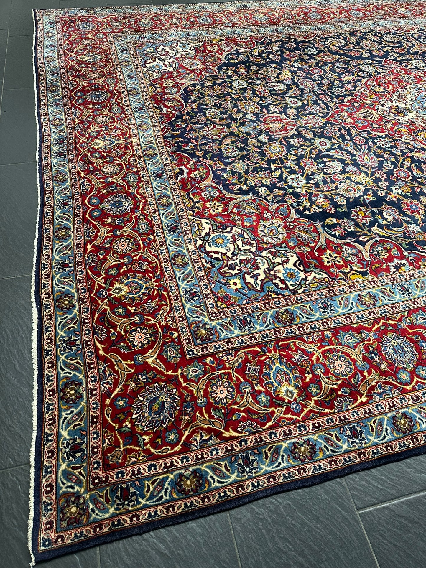 Orientteppich handgeknüpft Keschan Medaillon 400x300 cm