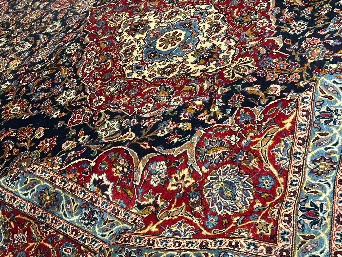 Orientteppich handgeknüpft Keschan Medaillon 400x300 cm