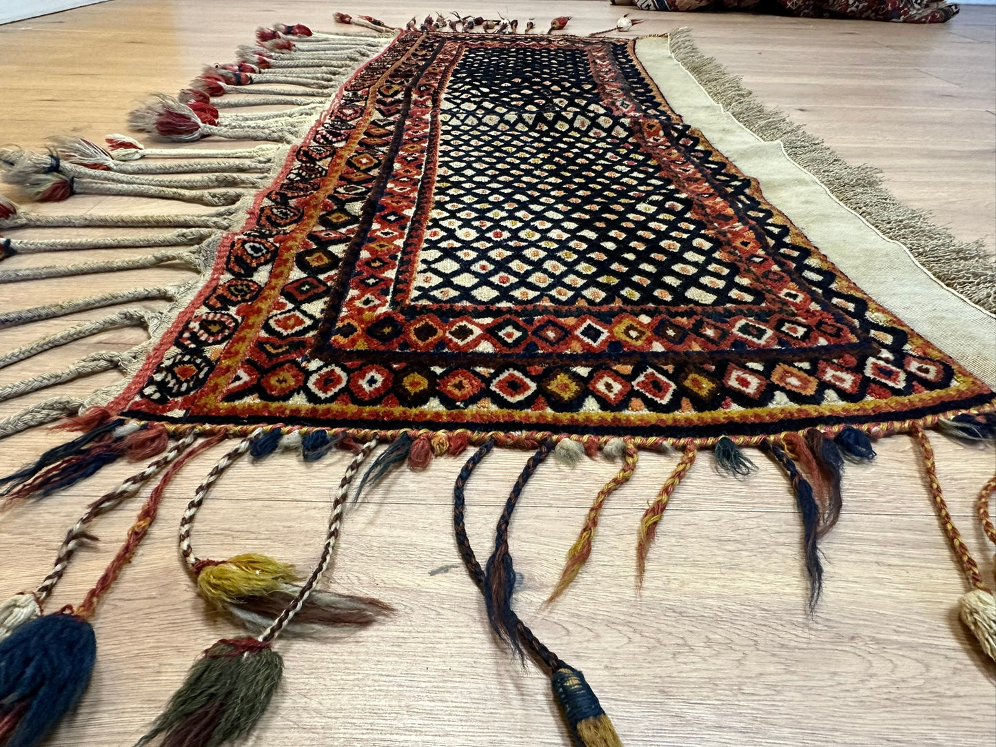 Orientteppich handgeknüpft 155x67 Bachtiar Muster antiker