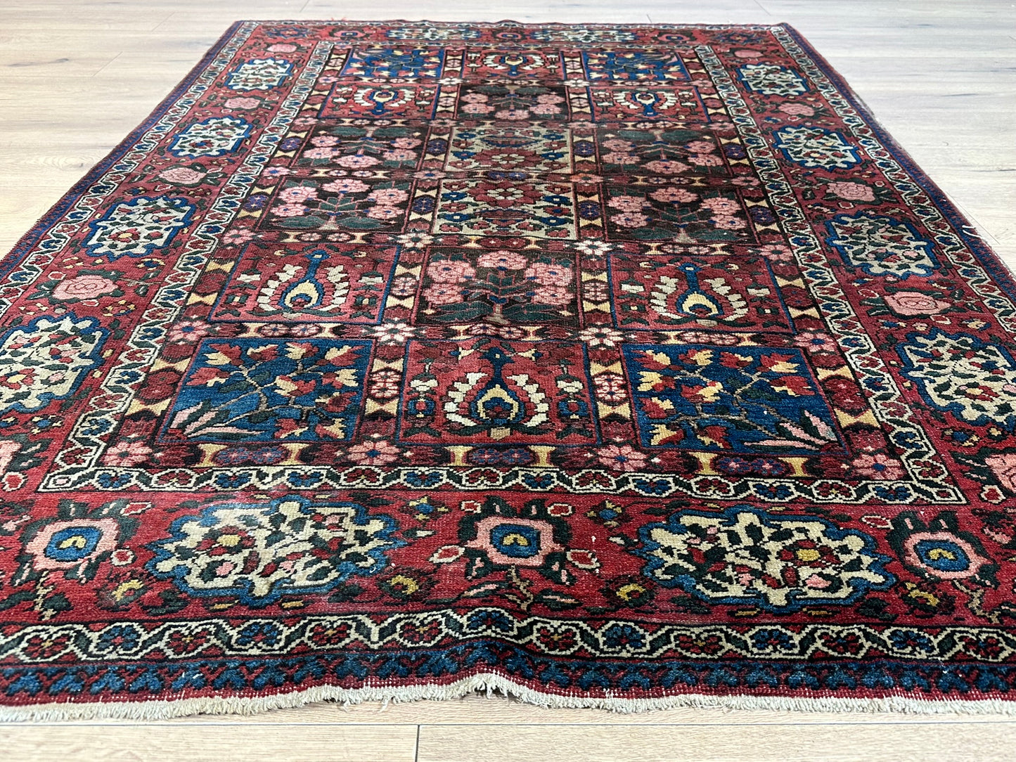 Antik Orientteppich handgeknüpft  Bachtiar naturfarben 200x145 cm