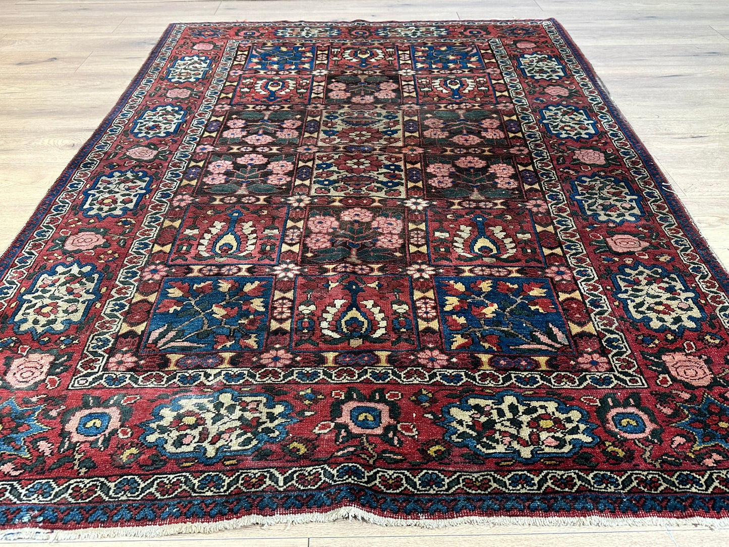 Antik Orientteppich handgeknüpft  Bachtiar naturfarben 200x145 cm