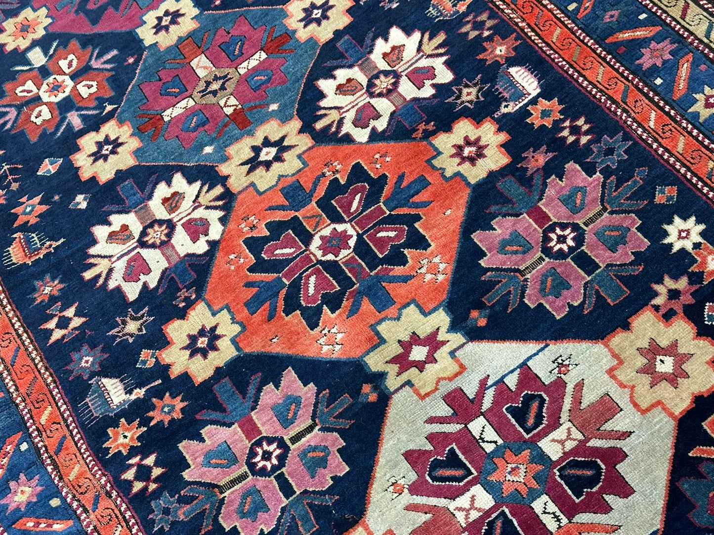 Orientteppich handgeknüpft Kazak Antik 256x124 cm