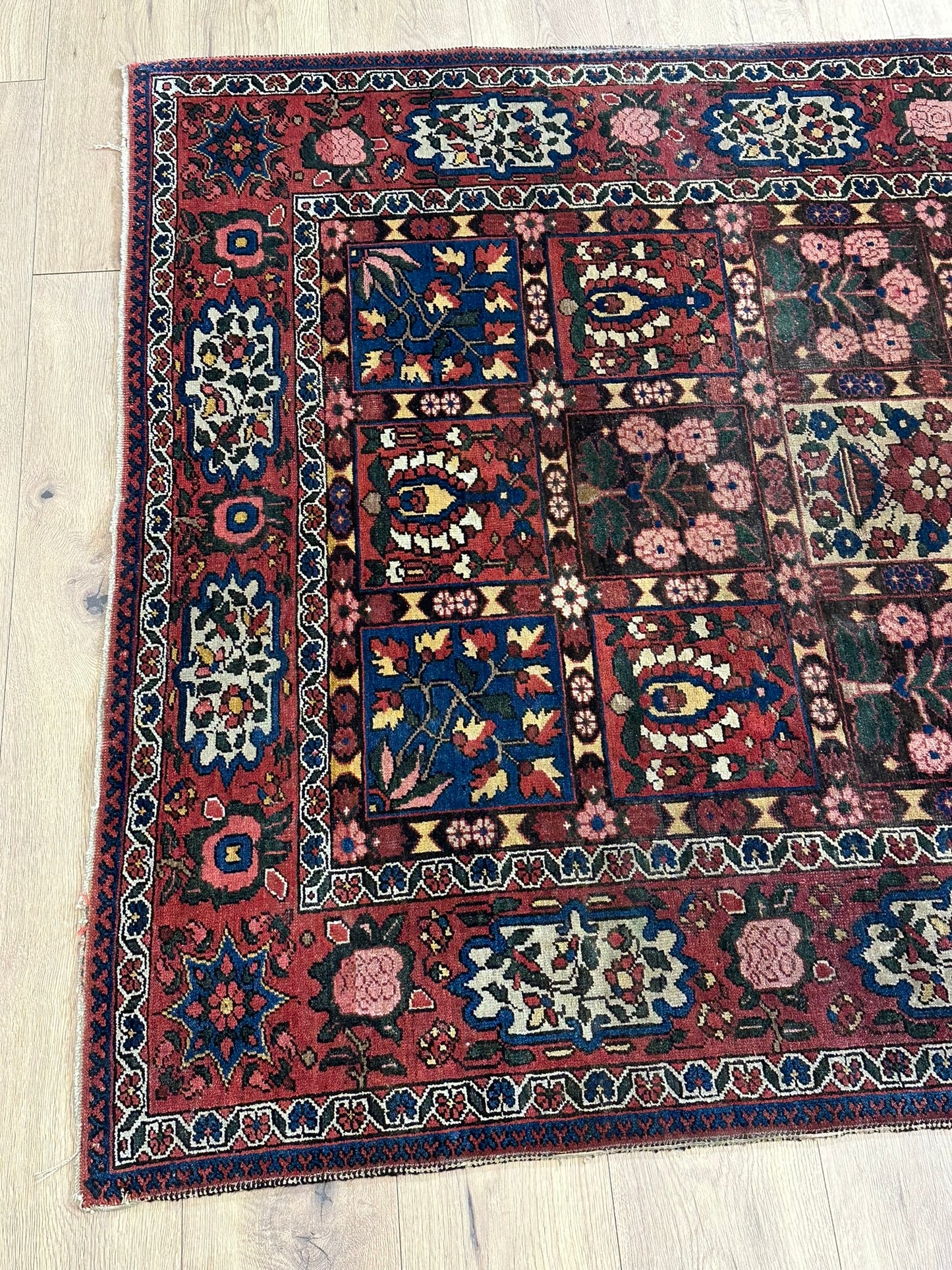 Antik Orientteppich handgeknüpft  Bachtiar naturfarben 200x145 cm
