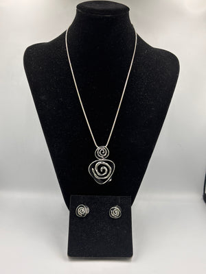 Seilkette mit Spiralwirbel-Anhänger und Ohrringen