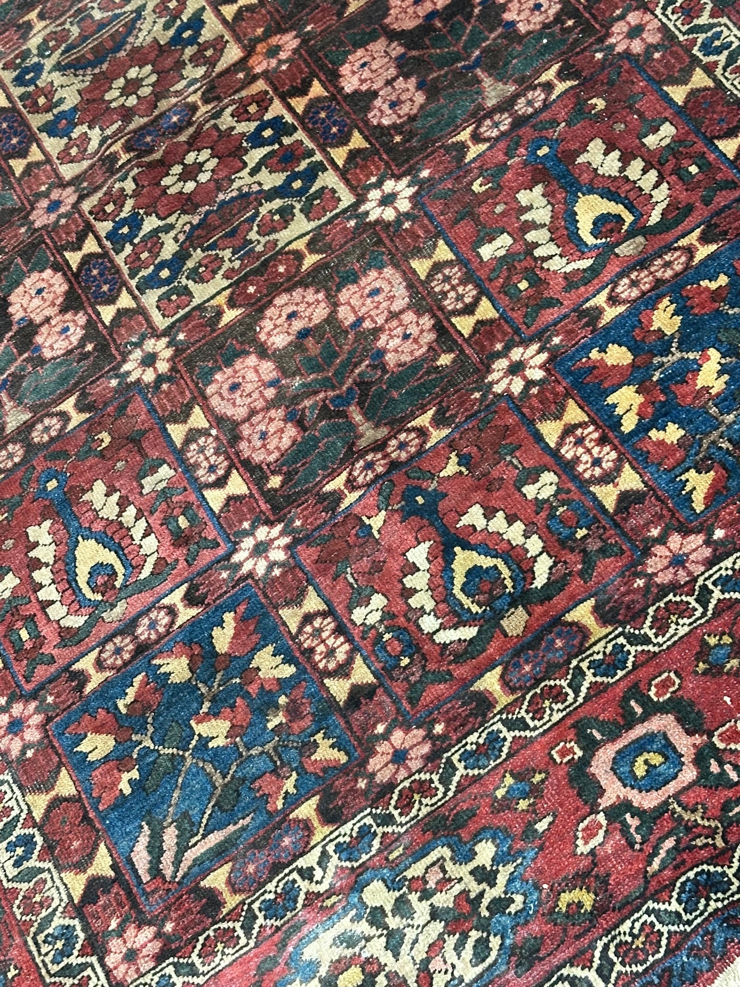 Antik Orientteppich handgeknüpft  Bachtiar naturfarben 200x145 cm
