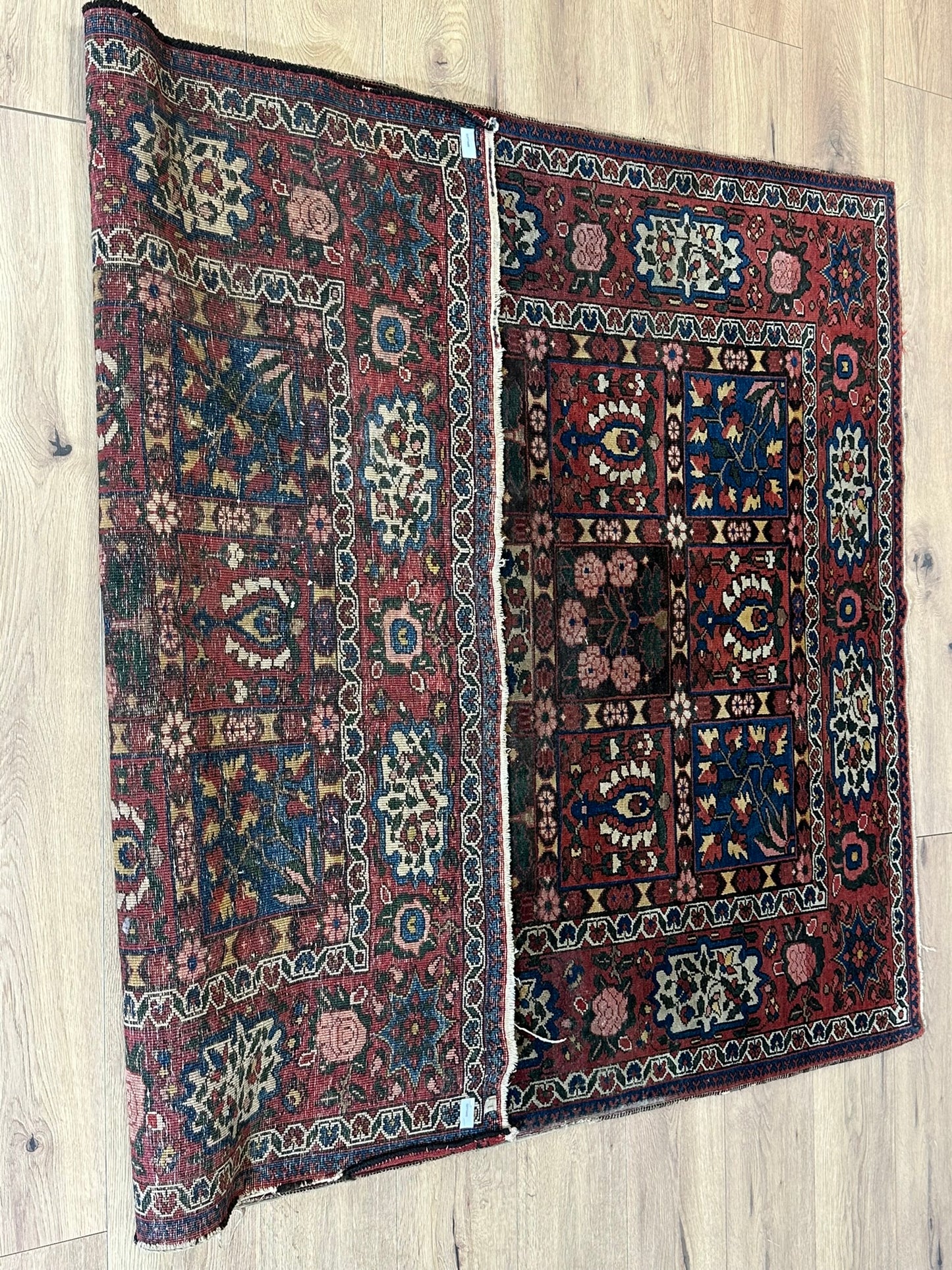 Antik Orientteppich handgeknüpft  Bachtiar naturfarben 200x145 cm