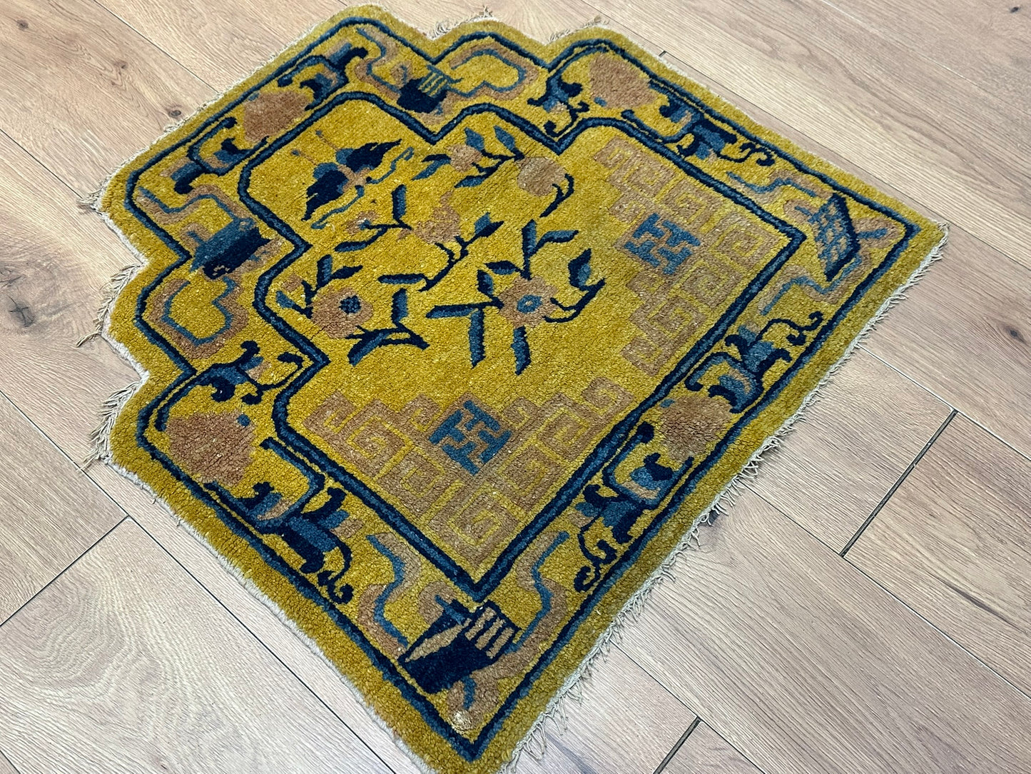 Orientteppich handgeknüpft 74x70 cm china antikes Muster