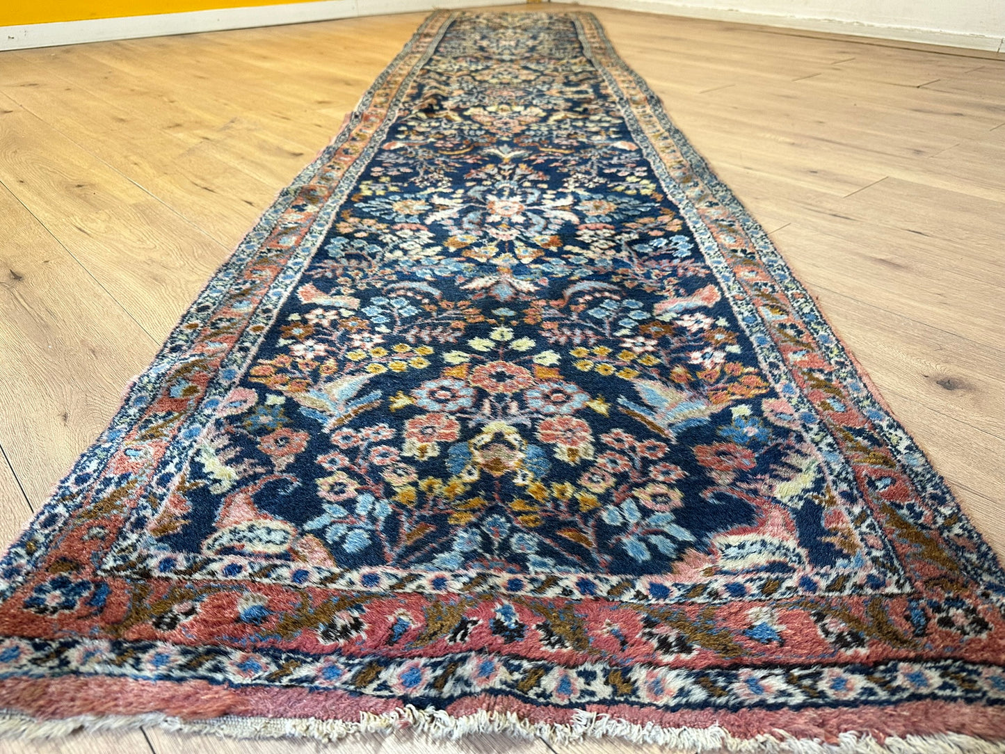 Orientteppich handgeknüpft 403x84 cm antik Malayer Stil