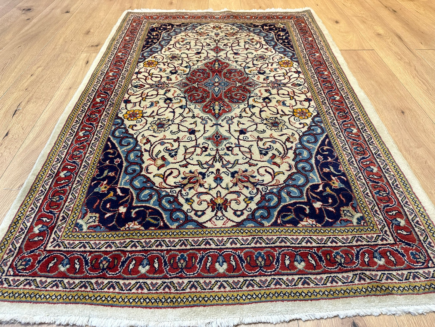 Orientteppich handgeknüpft 166x110 cm Sarouqh Medaillon