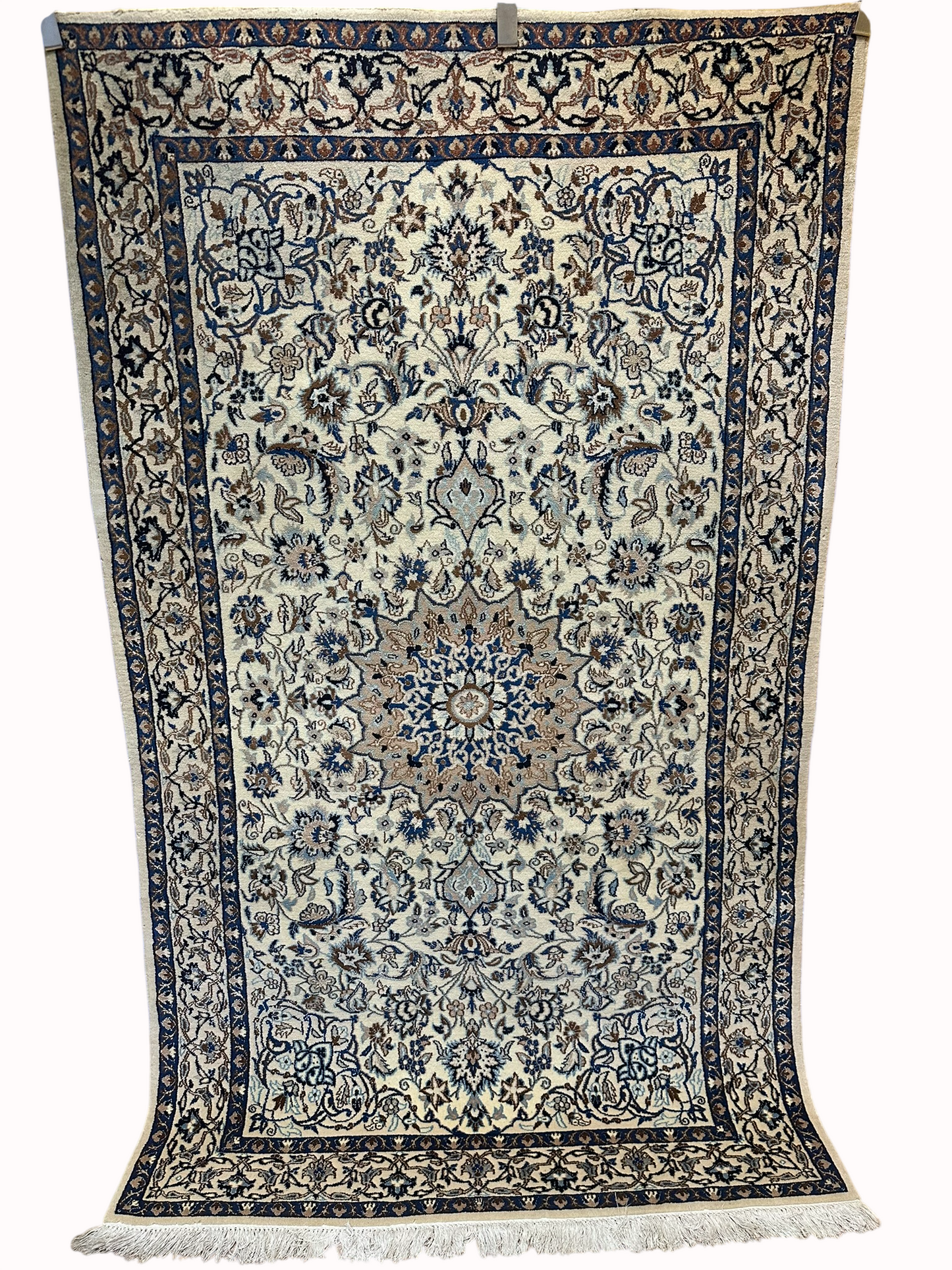 Orientteppich handgeknüpft 217x129 cm Nain mit Seide