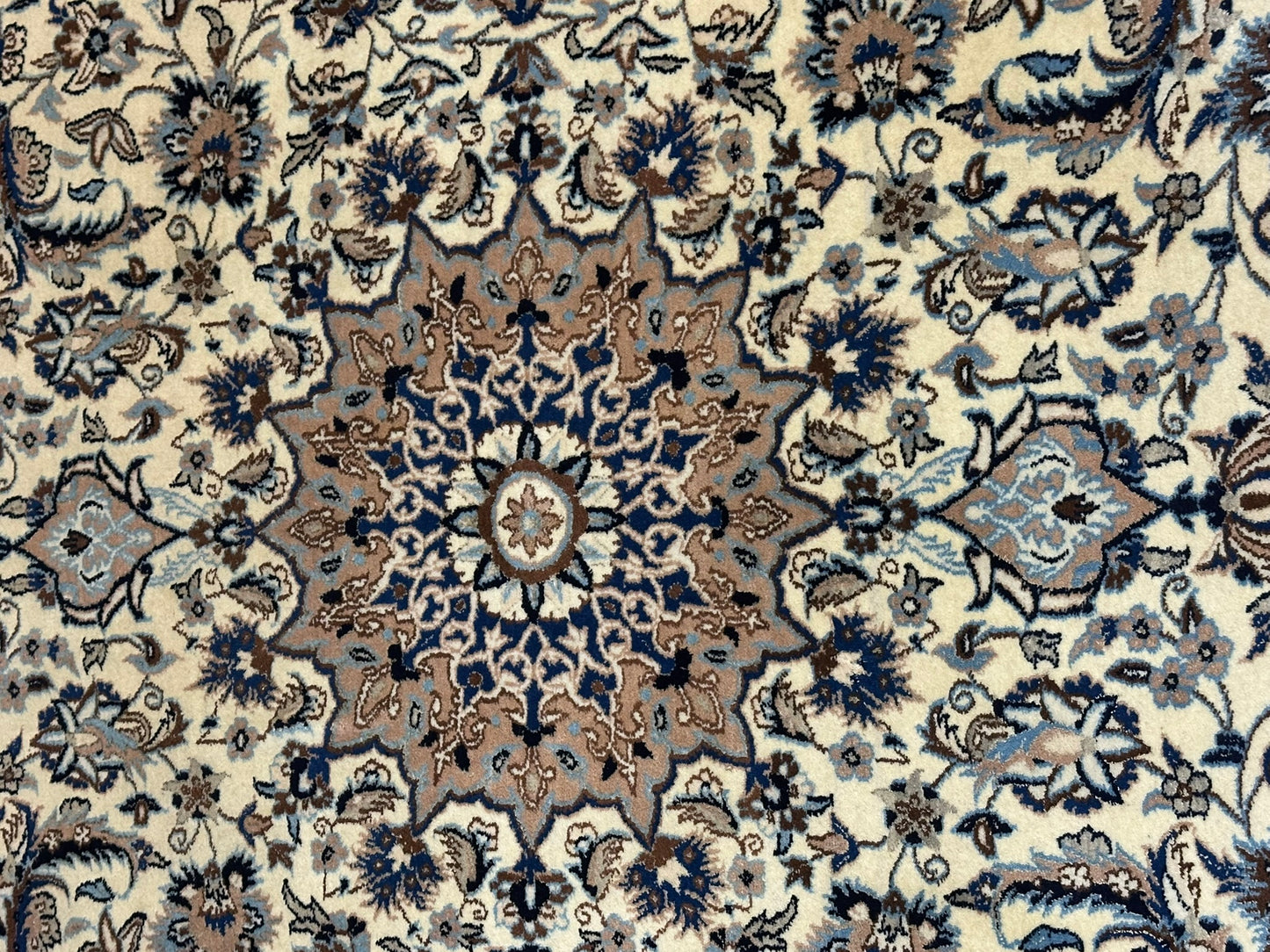 Orientteppich handgeknüpft 217x129 cm Nain mit Seide