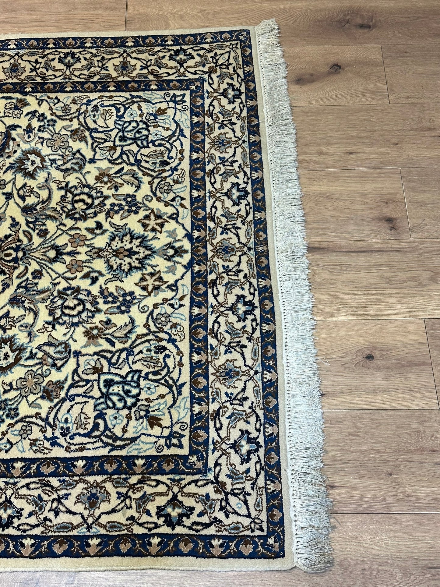 Orientteppich handgeknüpft 217x129 cm Nain mit Seide