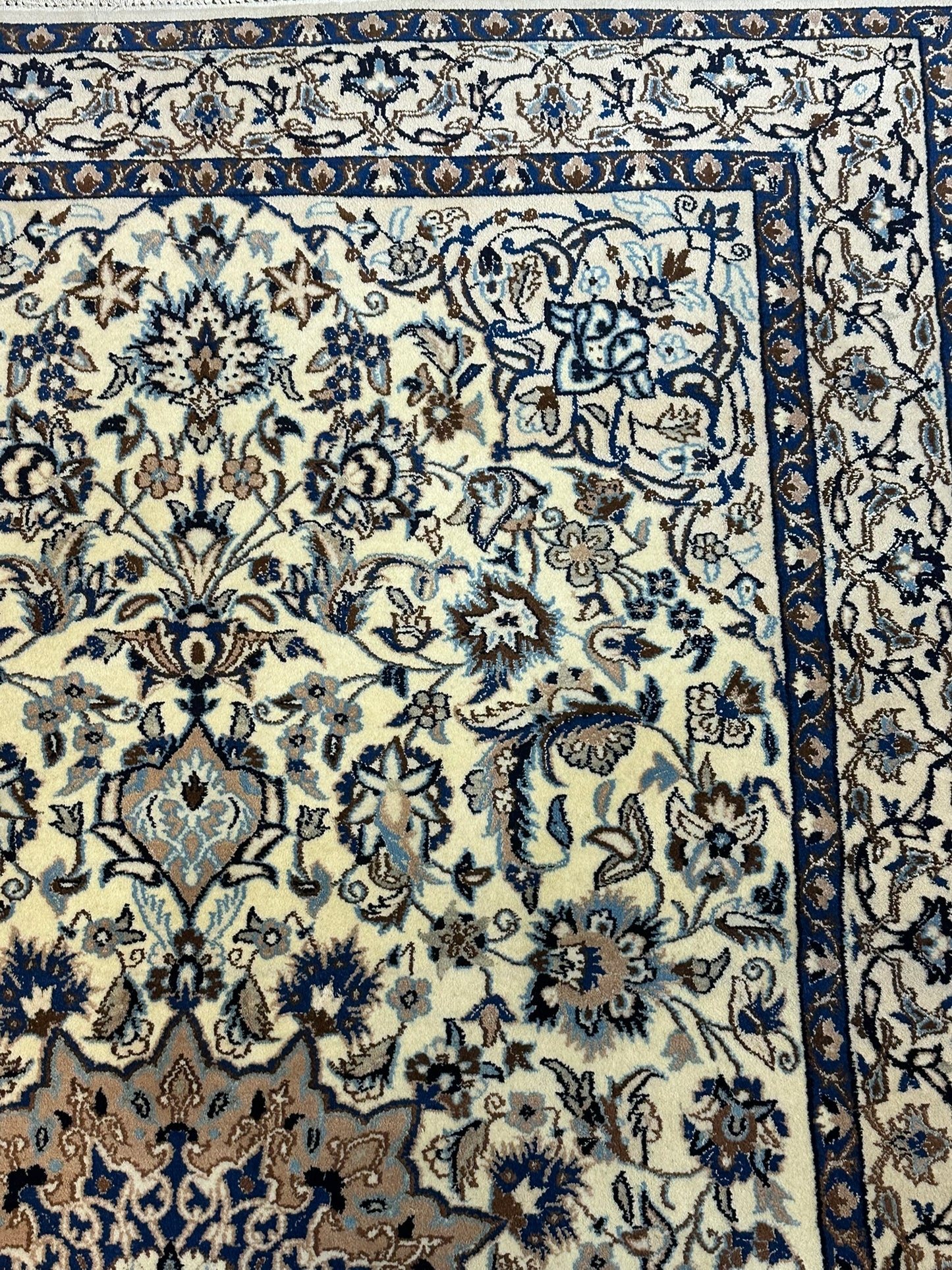 Orientteppich handgeknüpft 217x129 cm Nain mit Seide