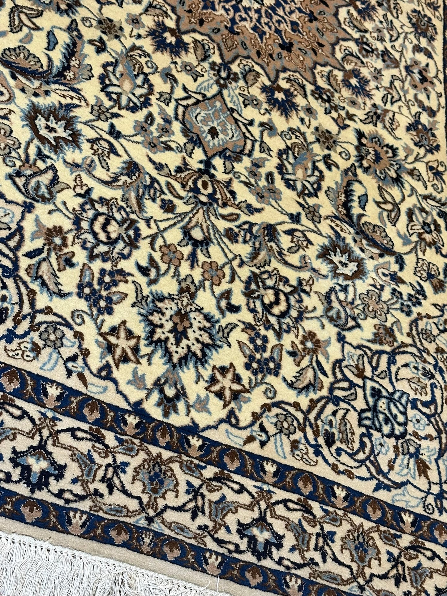 Orientteppich handgeknüpft 217x129 cm Nain mit Seide