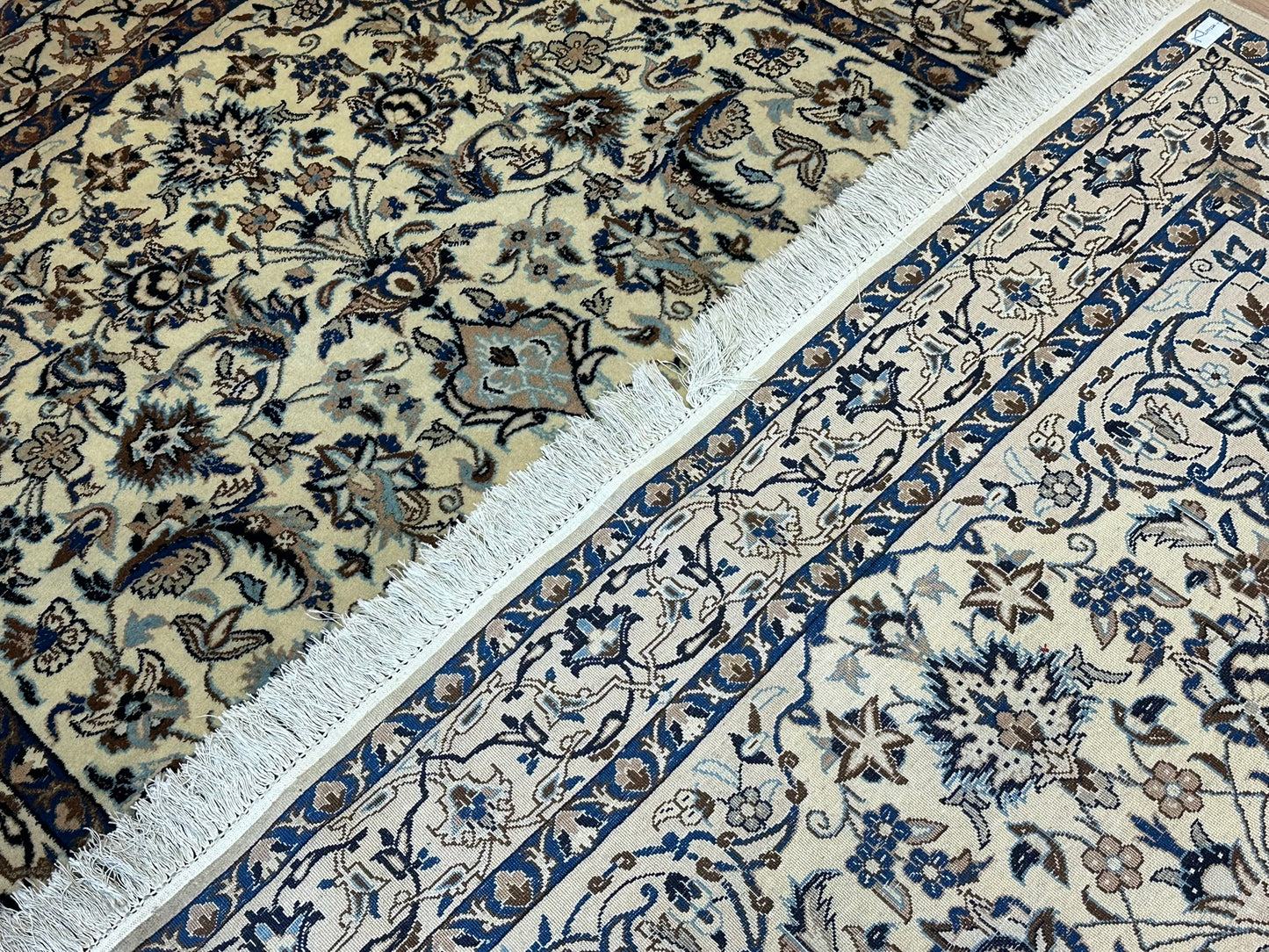Orientteppich handgeknüpft 217x129 cm Nain mit Seide