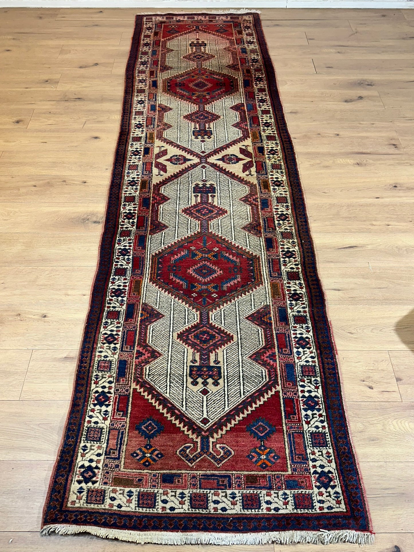 Orientteppich handgeknüpft Sarab Art Deco Läufer 340x90 cm