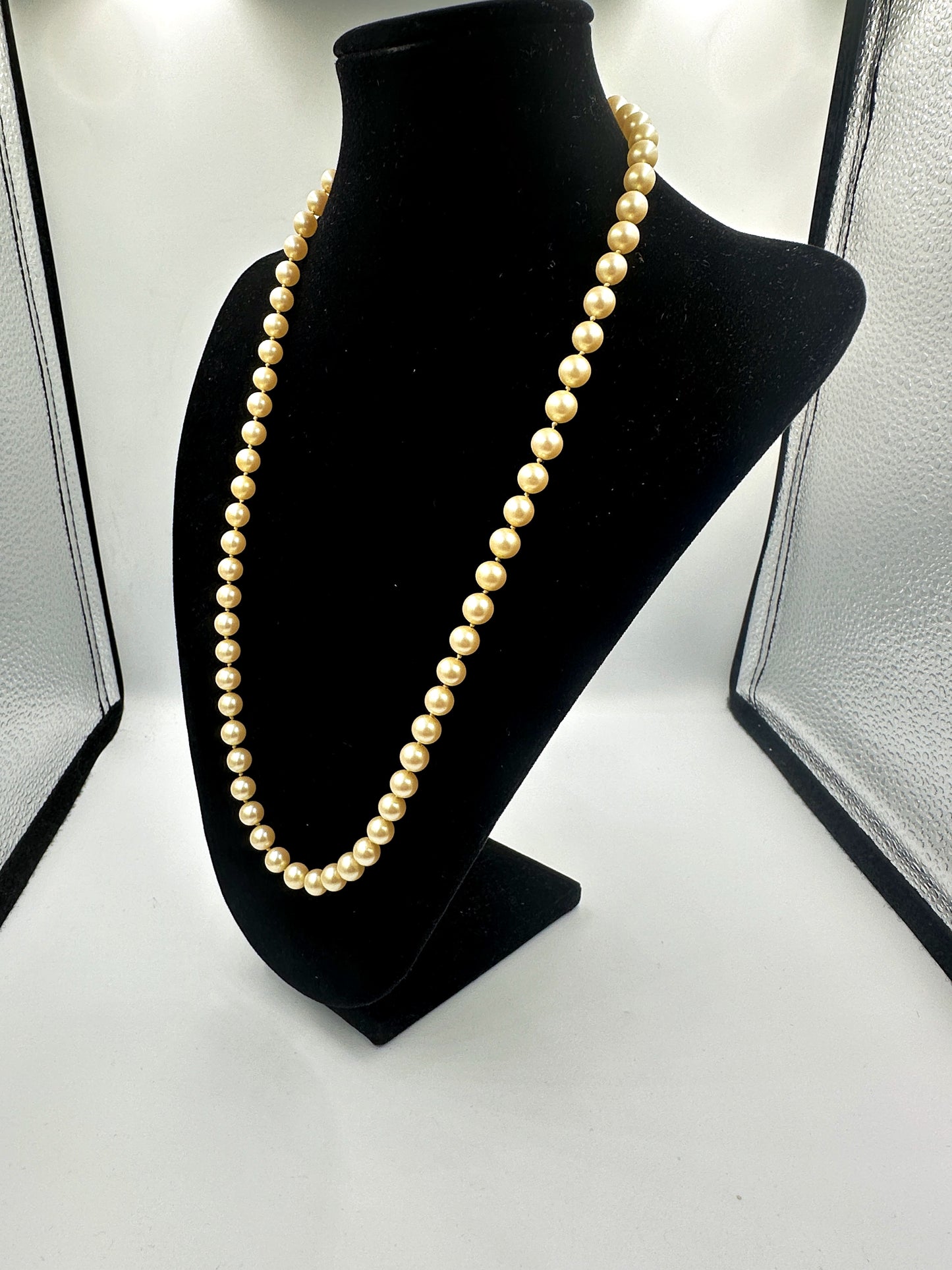 Weiße Perlenkette mit 925 Silberverschluss