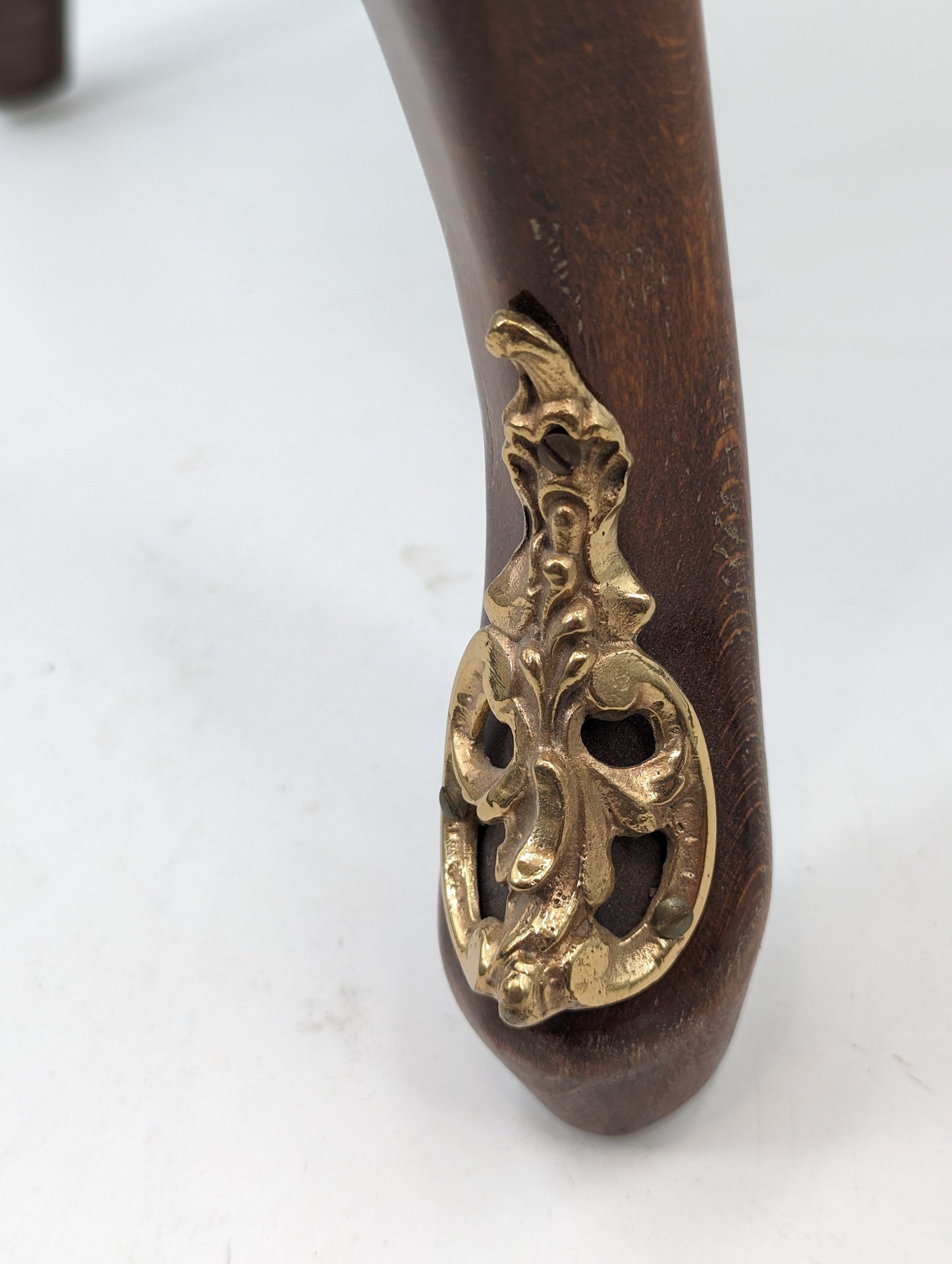 Französische Hocker, Fußhocker mit Bronzebeschlägen Höhe 48cm