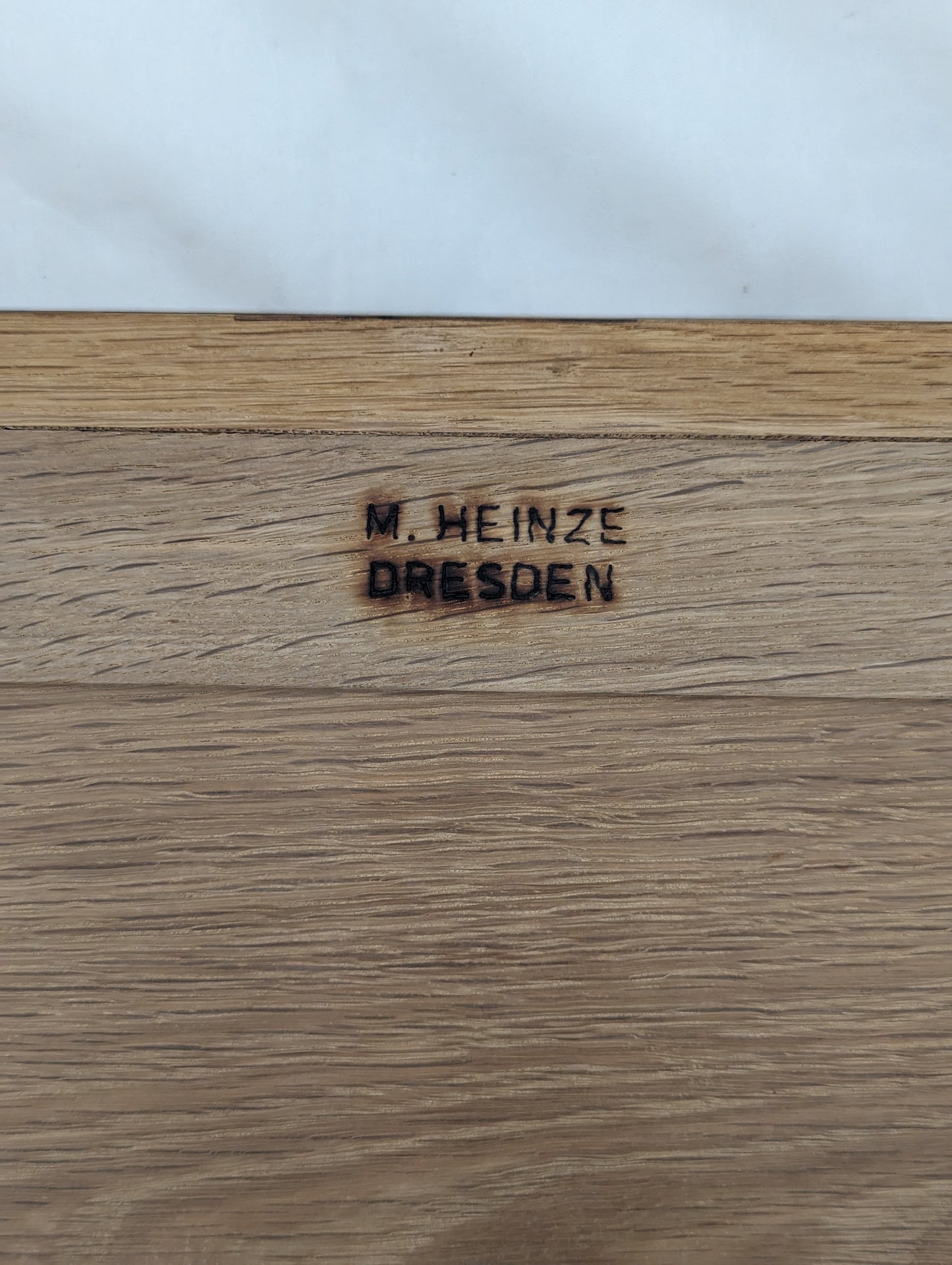 M. Heinze Dresden Empire Nähtisch, Beistelltisch mit feiner Intarsienarbeit