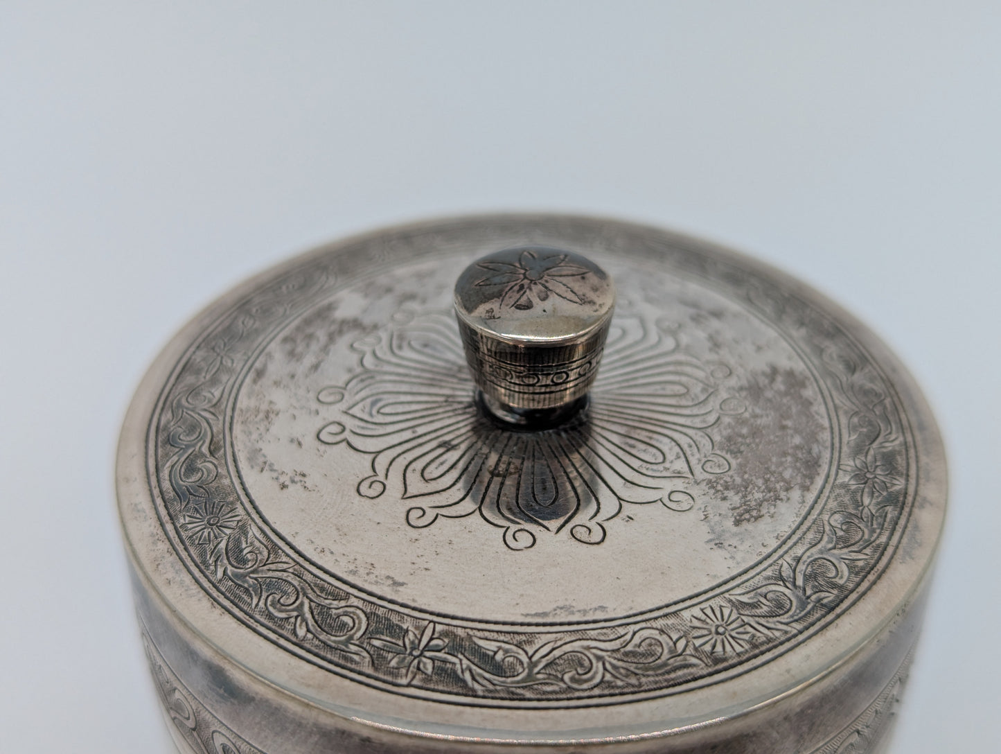 830er Silber Teedose Vorratsdose graviert verziert Dose Box