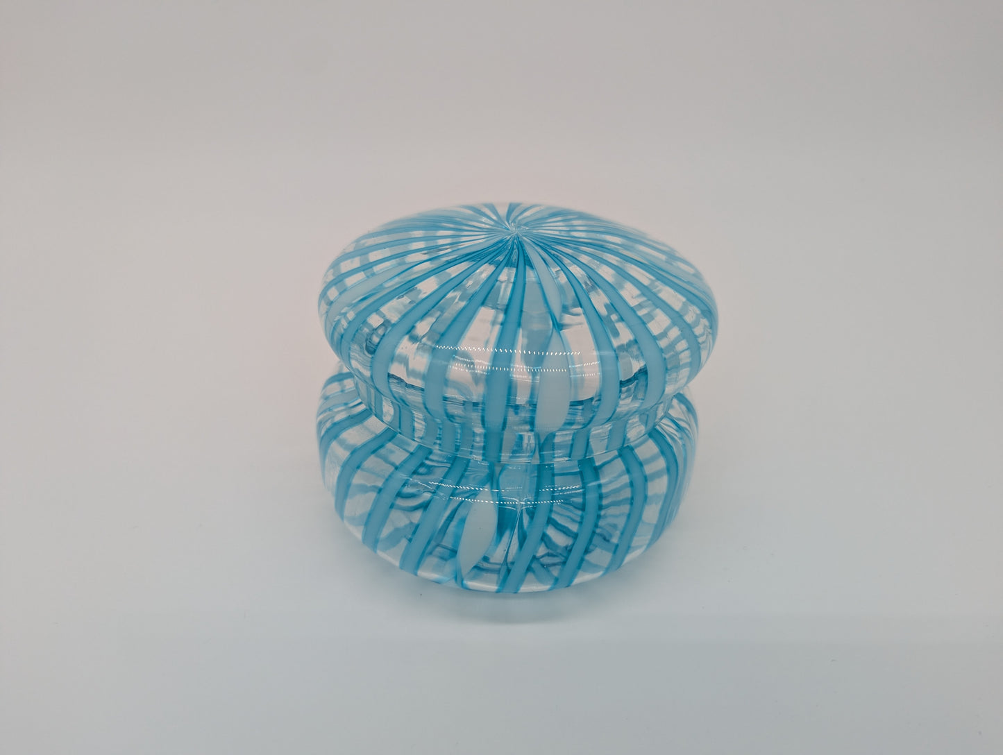 Glas Bonboniere Deckeldose in blau mit gestreiftem Design Süßigkeiten Dose