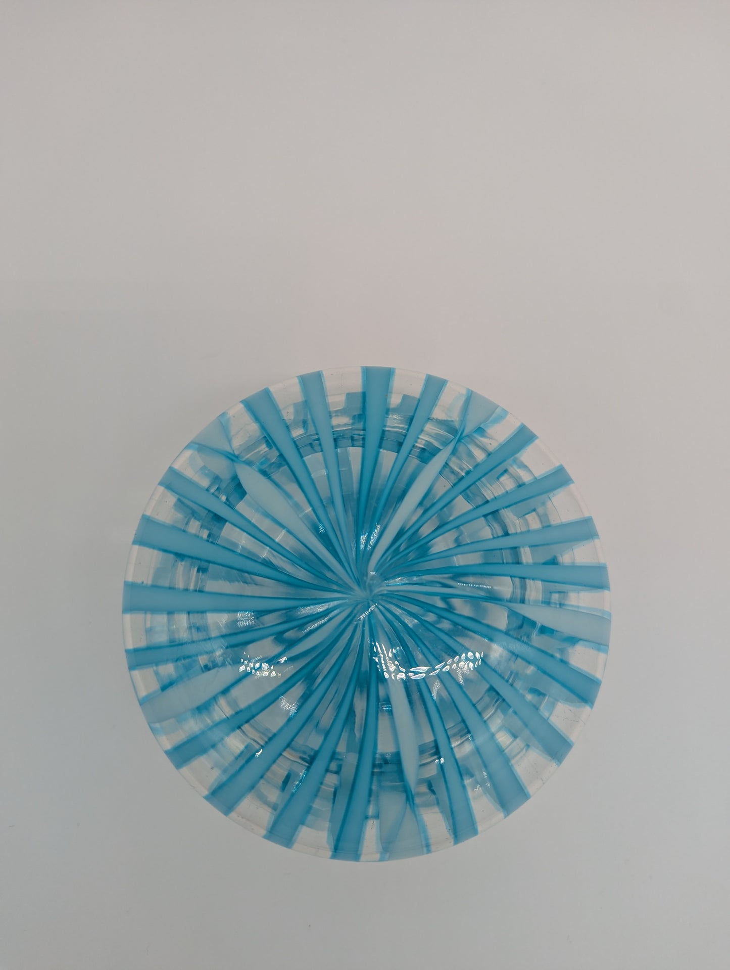 Glas Bonboniere Deckeldose in blau mit gestreiftem Design Süßigkeiten Dose