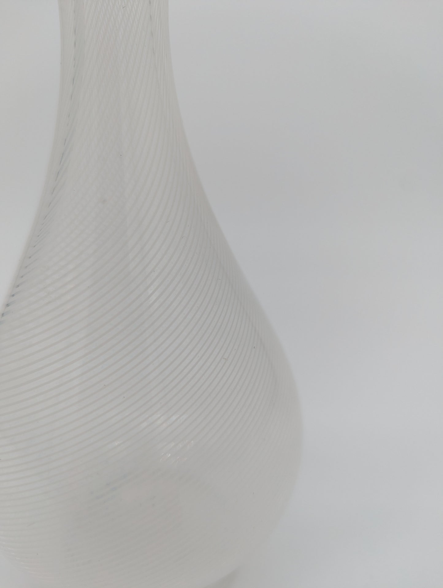 Murano Stil Karaffe Glasvase mit Stöpsel und filigranem Muster Vintage