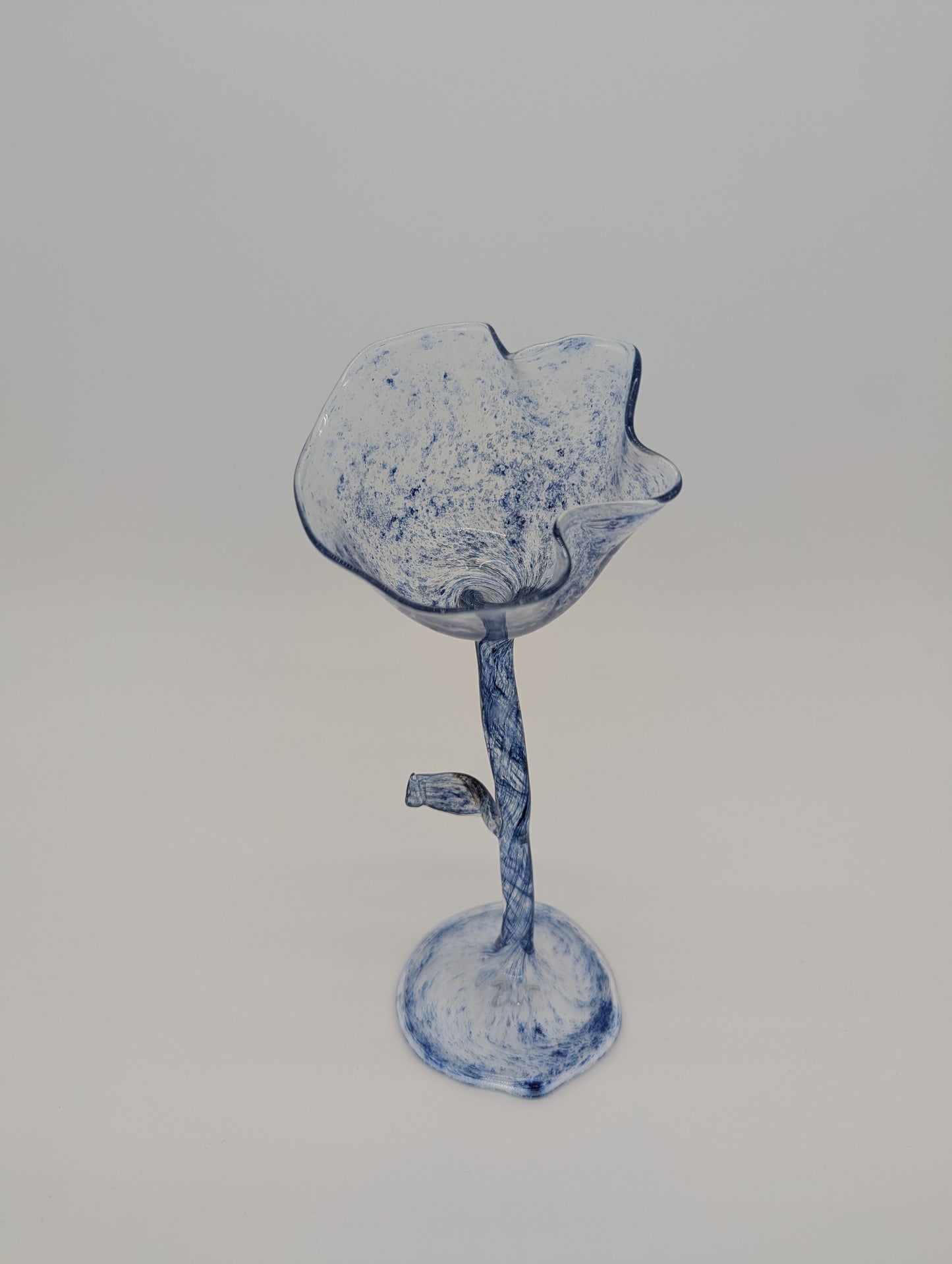 Signierte Glasvase Studioglas in Tulpenform Designglas Handarbeit Vintage