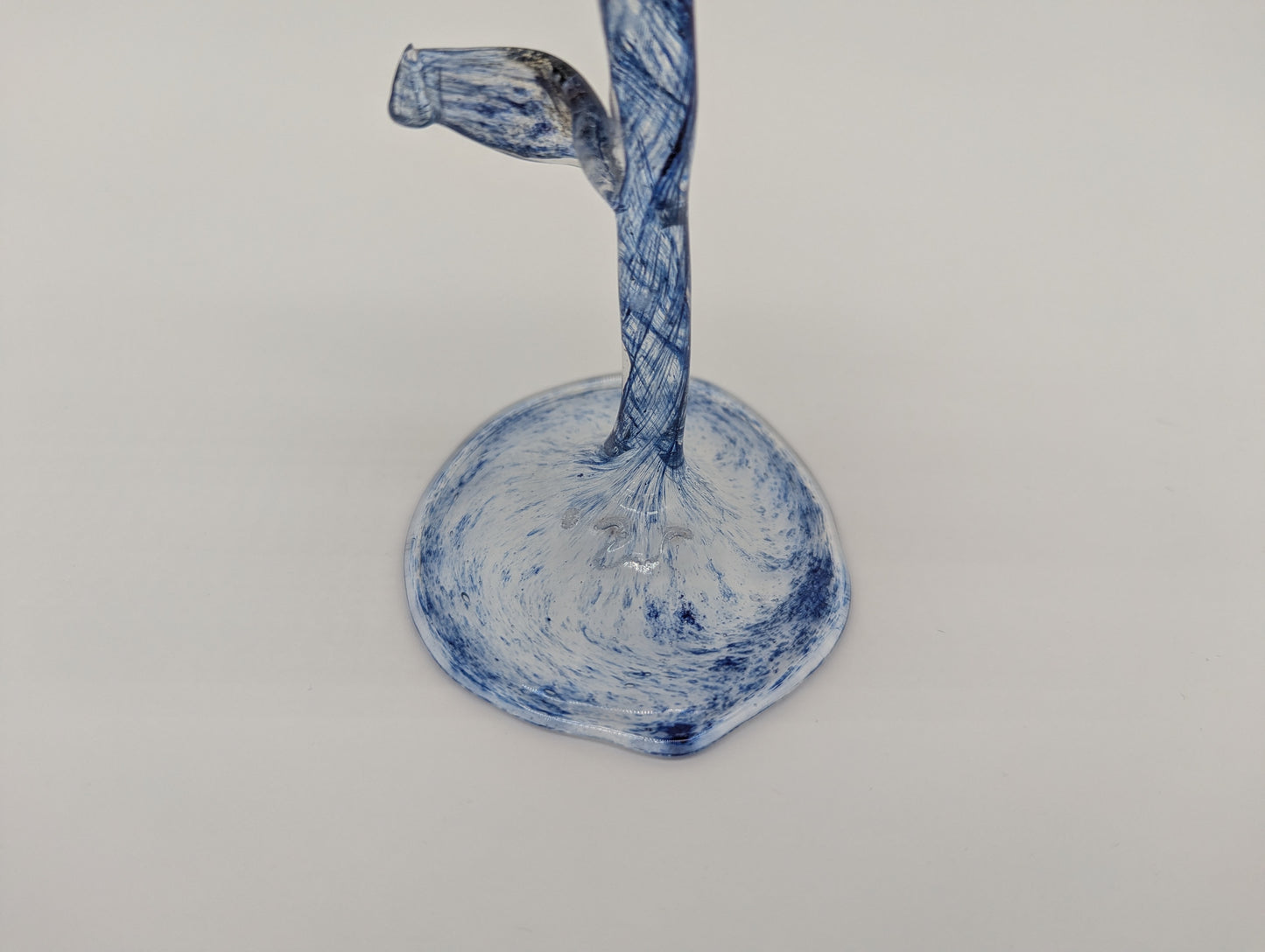 Signierte Glasvase Studioglas in Tulpenform Designglas Handarbeit Vintage