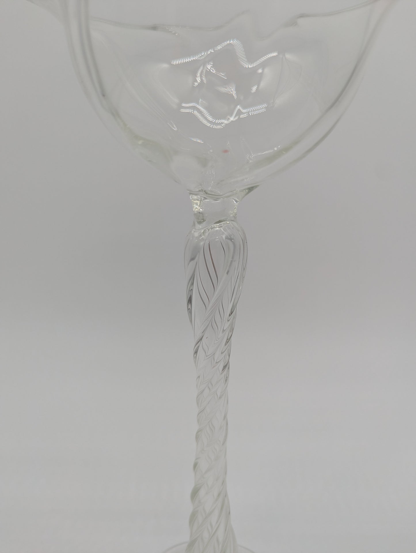 Signiertes Weinglas Kristallglas Twist Stem Designglas Vintage Studioglas
